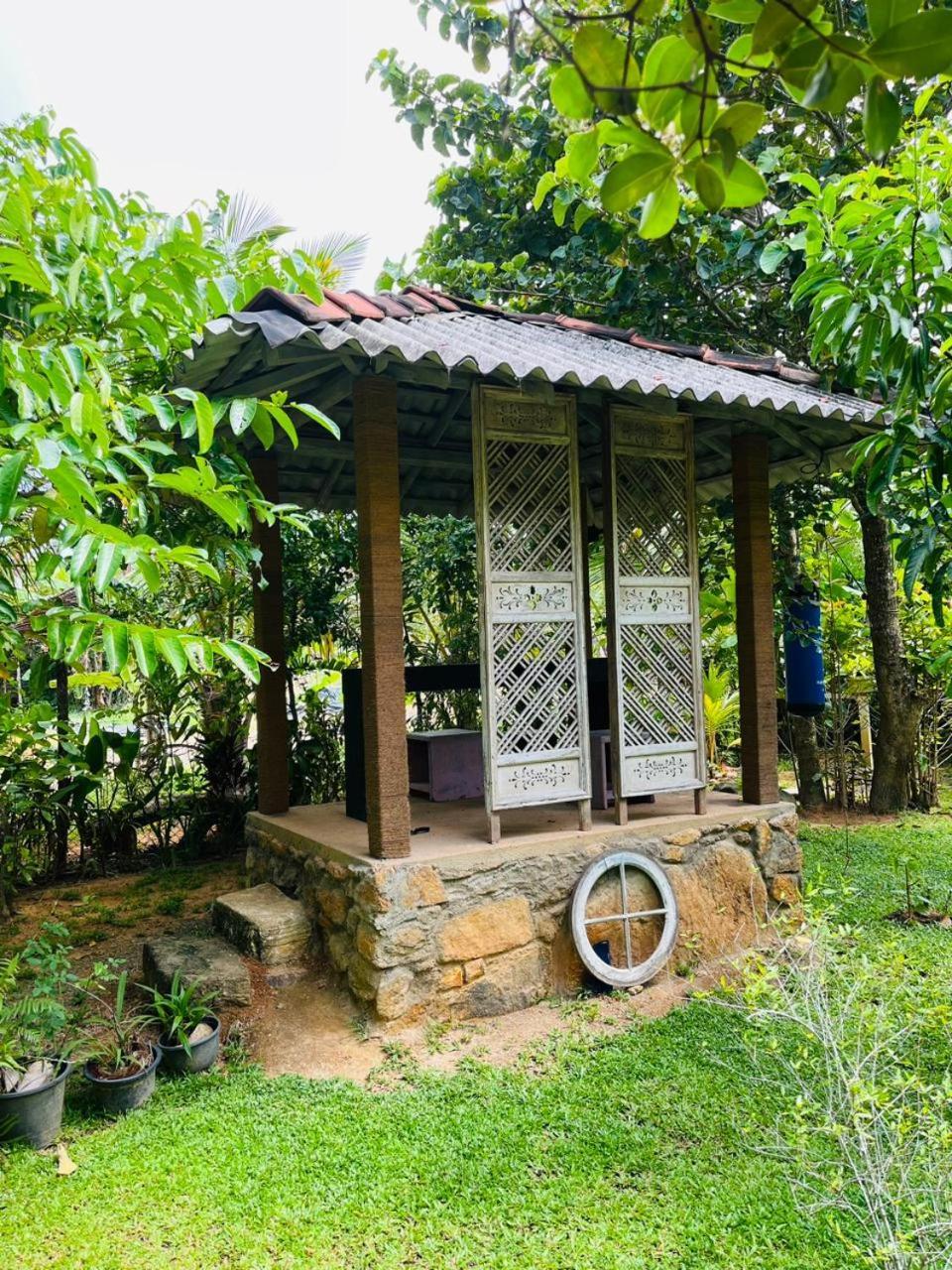 Villa Ovita Talpe Buitenkant foto