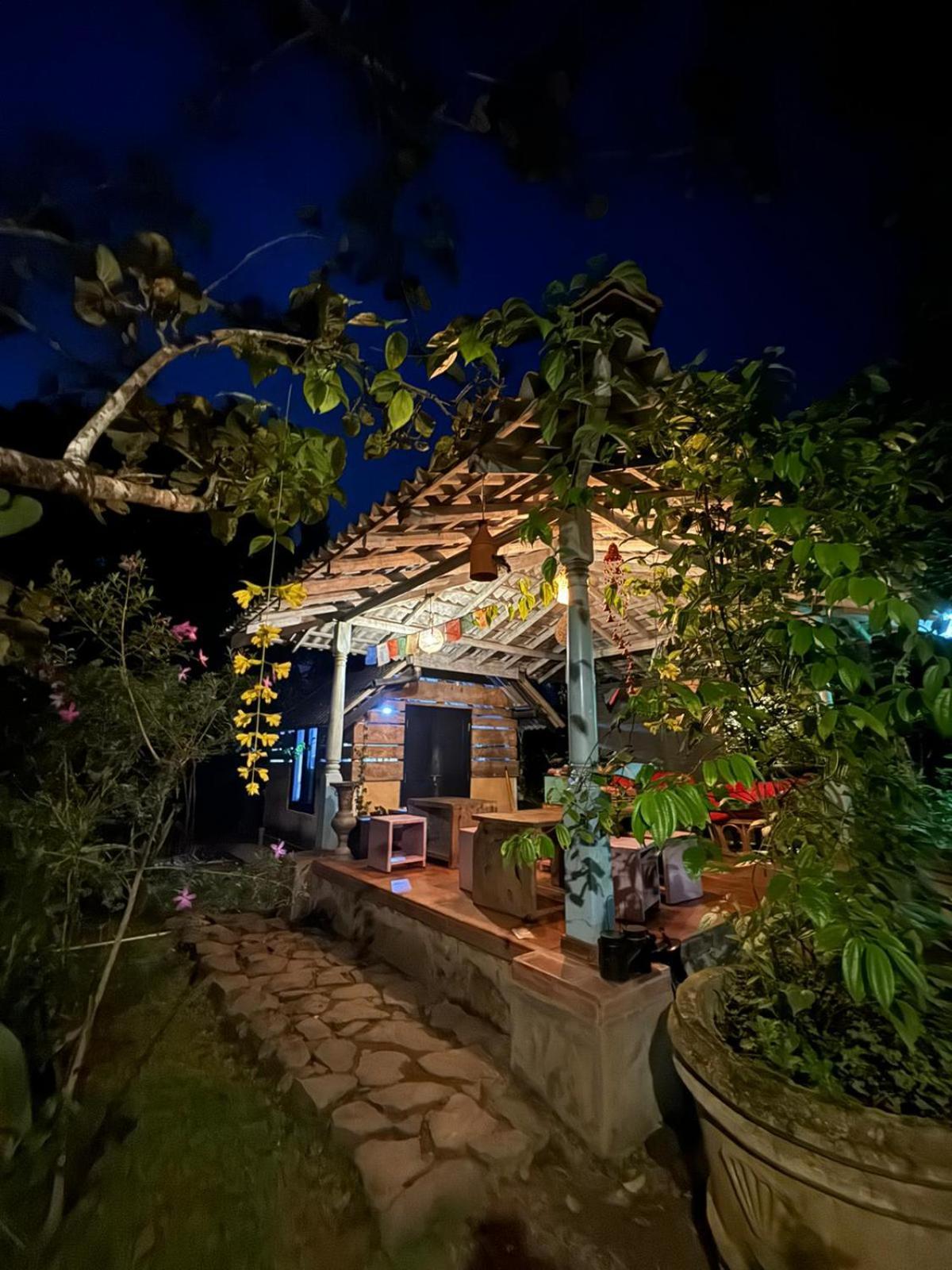Villa Ovita Talpe Buitenkant foto